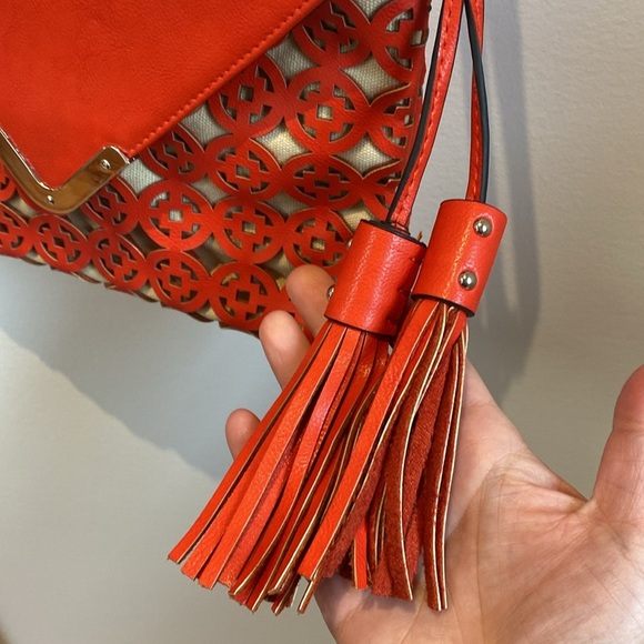 🤍 Baci Italy  Laser Cut purse/clutch - Picture 3 of 11